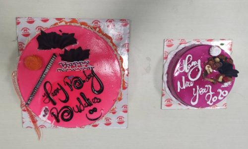 employee-cake-cutting-and-newyear